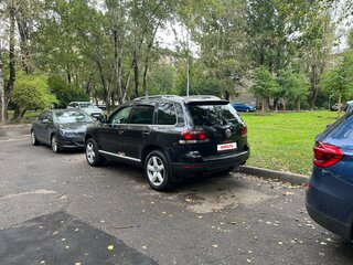 2007 Volkswagen Touareg I Рестайлинг, чёрный, 900000 рублей, вид 4