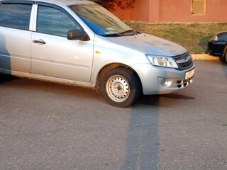 2013 Lada (ВАЗ) Granta I, серебристый, 350000 рублей, вид 2