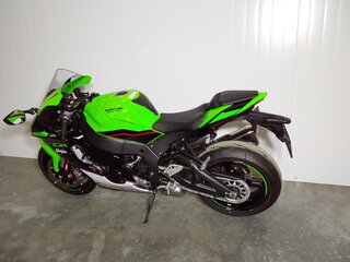 2024 Kawasaki ZX-10R Ninja, зелёный, 1939000 рублей, вид 3