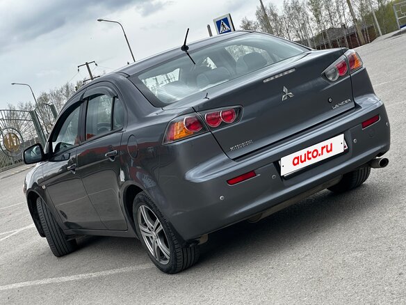 2011 Mitsubishi Lancer X Рестайлинг, серый, 900000 рублей - вид 3
