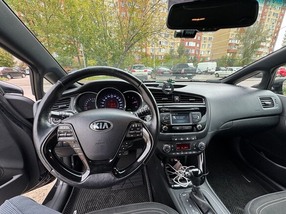 2016 Kia Ceed II Рестайлинг, чёрный, 1390000 рублей - вид 8