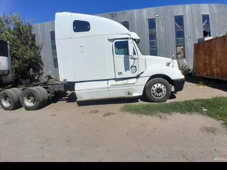 2002 Freightliner Columbia, белый, 1400000 рублей, вид 3
