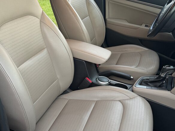 2017 Hyundai Elantra VI (AD), чёрный - вид 13