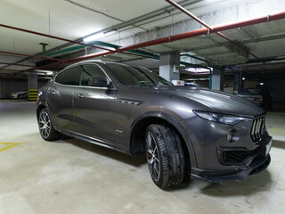 2017 Maserati Levante S I, серый, 4699000 рублей, вид 2