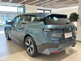 2025 BMW iX xDrive40 I (I20), зелёный, 6999666 рублей, вид 5