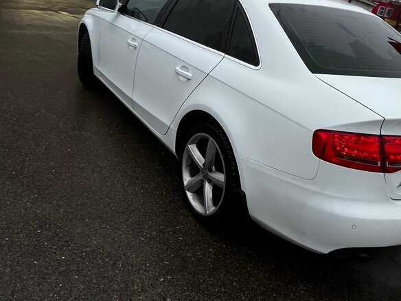 2009 Audi A4 IV (B8), белый, 980000 рублей - вид 4