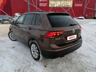 2020 Volkswagen Tiguan II, коричневый, 2890000 рублей, вид 4