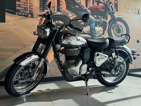 2026 Royal Enfield Classic 350, зелёный, 526000 рублей, вид 2