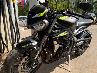 2021 Triumph Street Triple, чёрный, 899000 рублей, вид 1