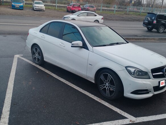 2013 Mercedes-Benz C-Класс 180 III (W204) Рестайлинг, белый, 1300000 рублей - вид 1