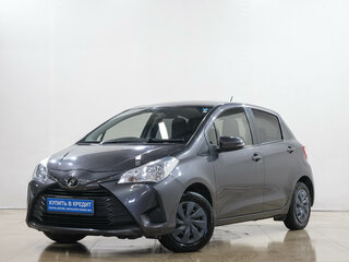 2019 Toyota Vitz III (XP130) Рестайлинг 2, серый, 999000 рублей, вид 3