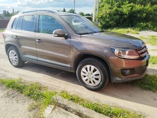 2014 Volkswagen Tiguan I Рестайлинг, коричневый, 1350000 рублей, вид 2