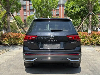 2022 Volkswagen Tiguan II Рестайлинг, чёрный, 2231027 рублей, вид 5
