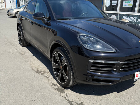 2020 Porsche Cayenne Coupé III, чёрный, 8899000 рублей, вид 3