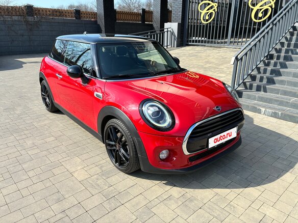 2019 Mini Hatch Cooper III (F55/F56) Рестайлинг, красный, 1800000 рублей