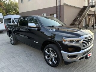 2023 Ram 1500 Crew Cab V, чёрный, 8000000 рублей, вид 3