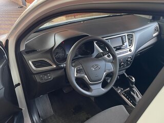 2020 Hyundai Solaris II, белый, 1750000 рублей, вид 4