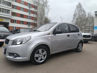 2011 Chevrolet Aveo I Рестайлинг, серебристый, 365000 рублей, вид 2