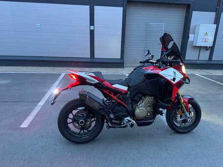 2023 Ducati Multistrada V4, красный, 1999999 рублей, вид 2