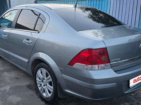 2011 Opel Astra H Рестайлинг, серый, 590000 рублей, вид 5