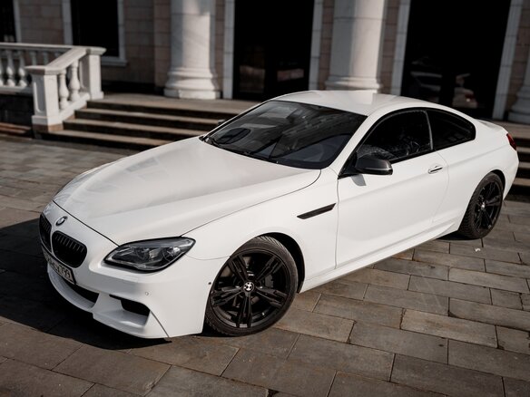 2015 BMW 6 серии 640i xDrive III (F06/F13/F12) Рестайлинг, белый - вид 4