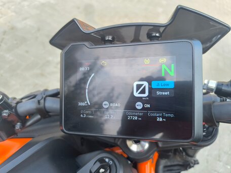 2024 KTM 390 Duke, оранжевый, 590000 рублей, вид 4
