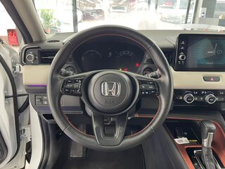 2022 Honda Vezel II, белый, 1800000 рублей, вид 3
