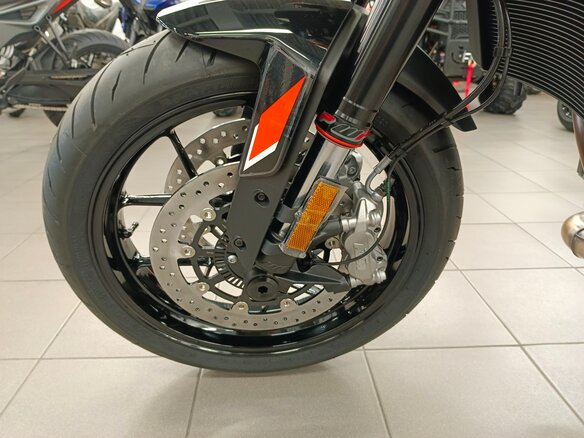 2023 KTM 790 Duke, оранжевый - вид 6
