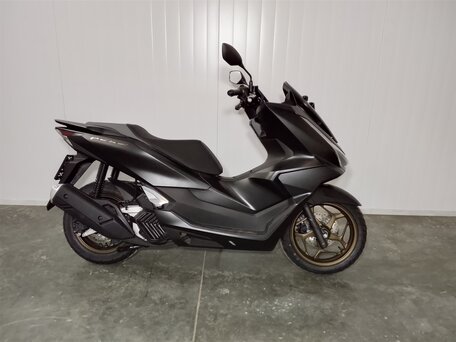 2025 Honda PCX 160, чёрный, 399000 рублей, вид 4