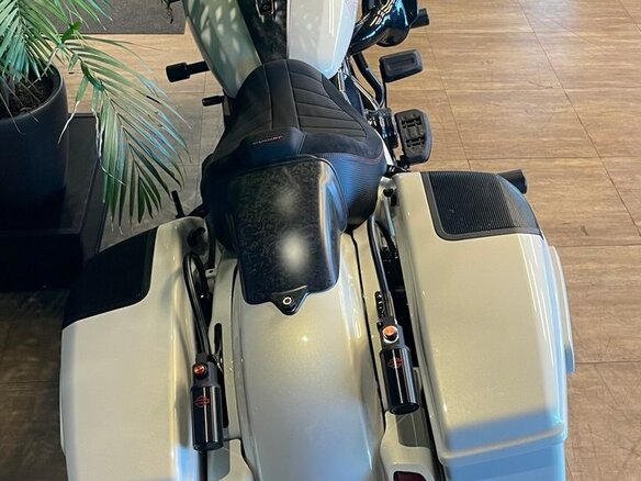 2024 Harley-Davidson CVO Road Glide ST, белый, 4900000 рублей - вид 26