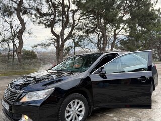 2013 Toyota Camry VII (XV50), чёрный, 1695000 рублей, вид 3