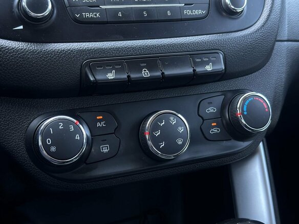 2017 Kia Ceed II Рестайлинг, серебристый, 1419000 рублей - вид 19