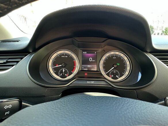 2017 Skoda Octavia III (A7) Рестайлинг, серый, 1750000 рублей - вид 10