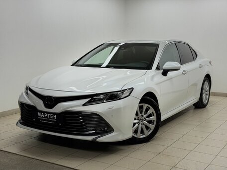 Toyota Camry VIII (XV70)