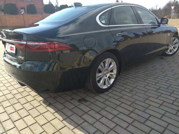2021 Jaguar XF II Рестайлинг, зелёный, 3999000 рублей - вид 2
