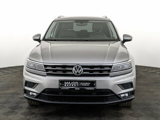 2018 Volkswagen Tiguan II, серебристый, 2910000 рублей, вид 2