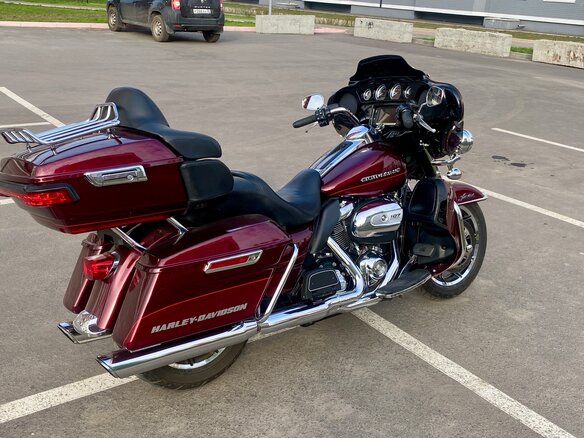 2017 Harley-Davidson Electra Glide, красный, 1590000 рублей - вид 3
