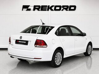 2018 Volkswagen Polo V Рестайлинг, белый, 1349000 рублей, вид 4