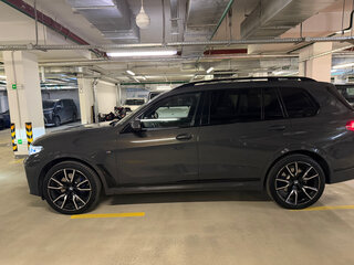 2021 BMW X7 40i I (G07), серый, 8800000 рублей, вид 5