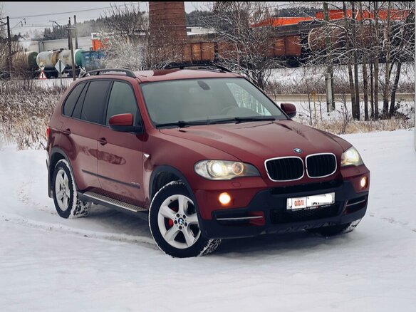 2010 BMW X5 30i II (E70), красный, 1750000 рублей - вид 4
