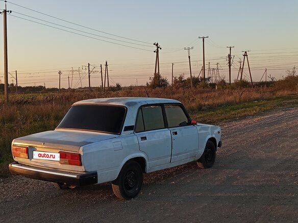 2001 Lada (ВАЗ) 2107, белый, 80000 рублей - вид 2