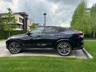 2019 BMW X6 M50i III (G06), синий, 7590000 рублей, вид 4