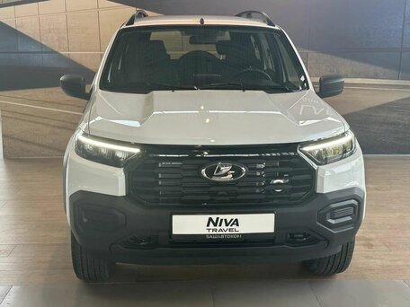 2026 Lada (ВАЗ) Niva Travel I Рестайлинг, белый, 1717000 рублей, вид 2