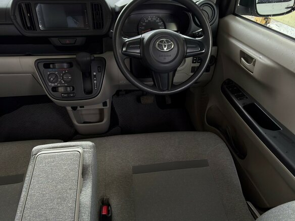 2017 Toyota Passo III, белый, 1070000 рублей - вид 21