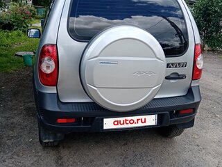 2015 Chevrolet Niva I Рестайлинг, серебристый, 634500 рублей, вид 2
