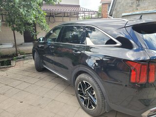 2021 Kia Sorento IV, чёрный, 3390000 рублей, вид 2