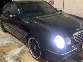 2001 Mercedes-Benz E-Класс 430 II (W210, S210) Рестайлинг, чёрный, 620000 рублей, вид 2