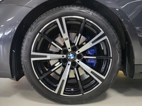 2023 BMW 5 серии 530i xDrive VIII (G60/G61/G68), чёрный, 6490000 рублей, вид 5