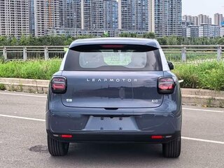 2026 Leapmotor A10 39.8 kWh, серебристый, 1800325 рублей, вид 5