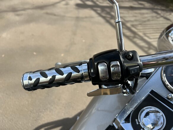 2007 Harley-Davidson Fat Boy, серебристый, 775000 рублей - вид 17
